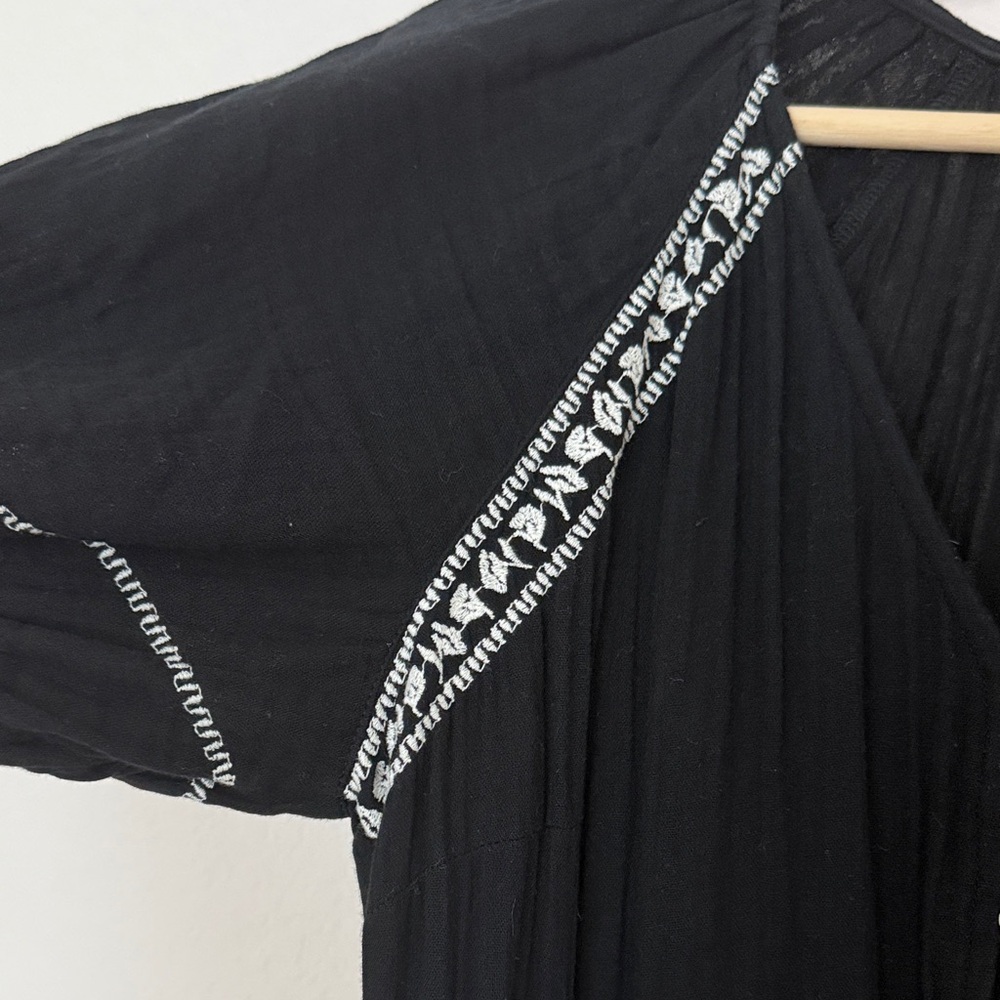 Old Navy Black Maxi Dress with White Trim - Picture 6 of 8